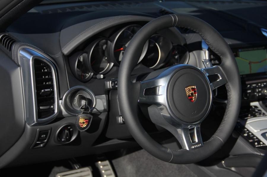  Porsche Cayenne S Diesel 2012 года  (фото 31 из 36)